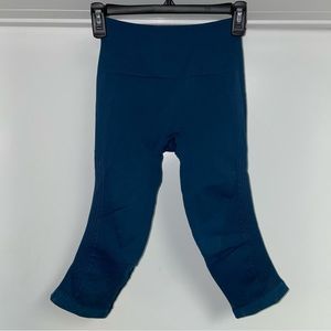 Lululemon Flow & Go Crop Deep Green Size ?